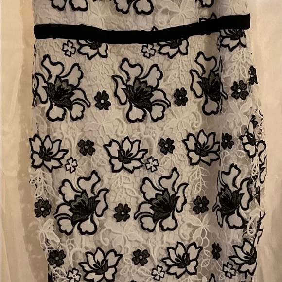 Beautiful white and black crocheted dress. - Picture 2 of 4